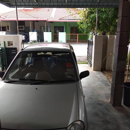 Homestay Amsyarah Seri Iskandar Exterior foto