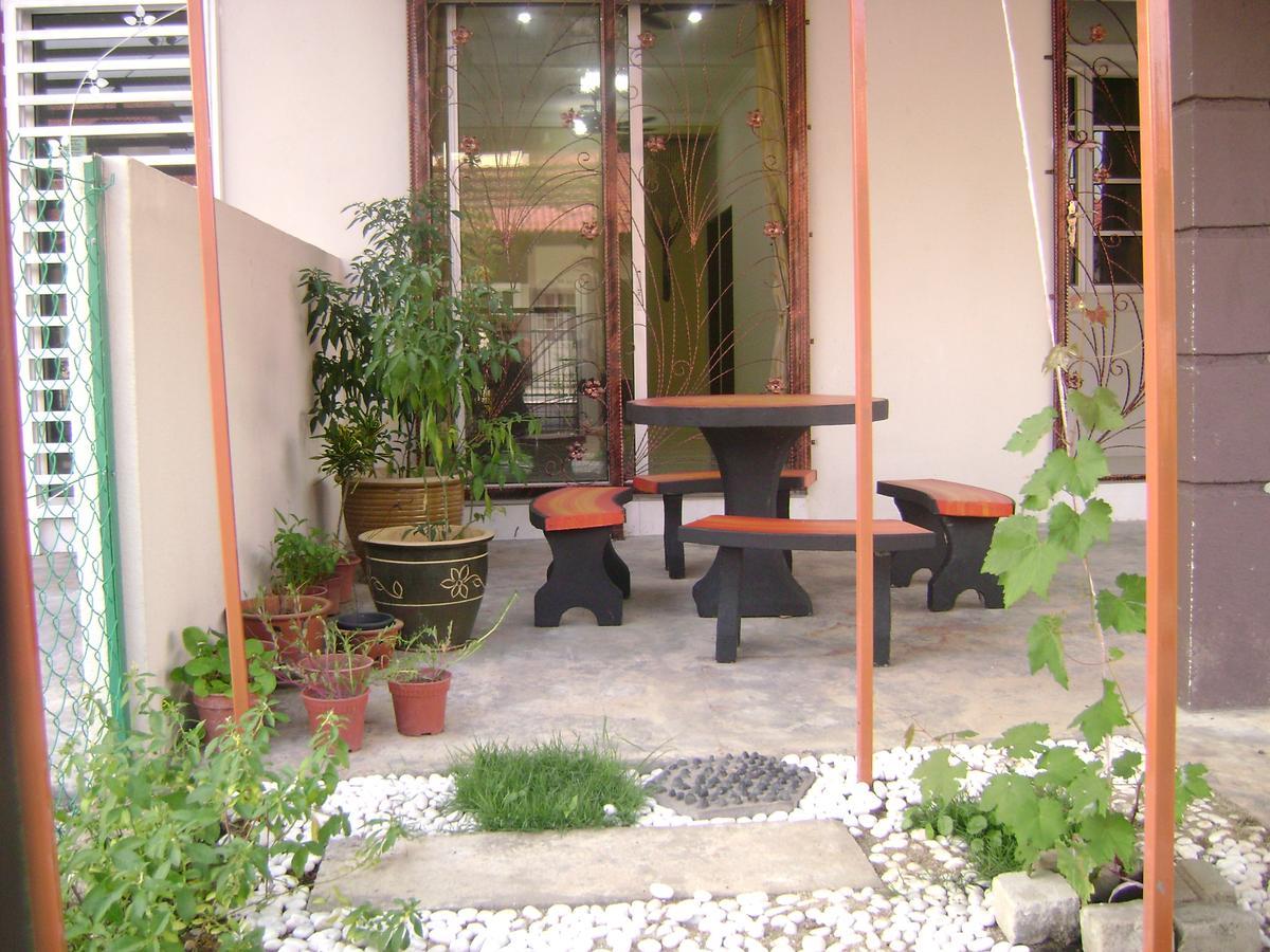 Homestay Amsyarah Seri Iskandar Exterior foto