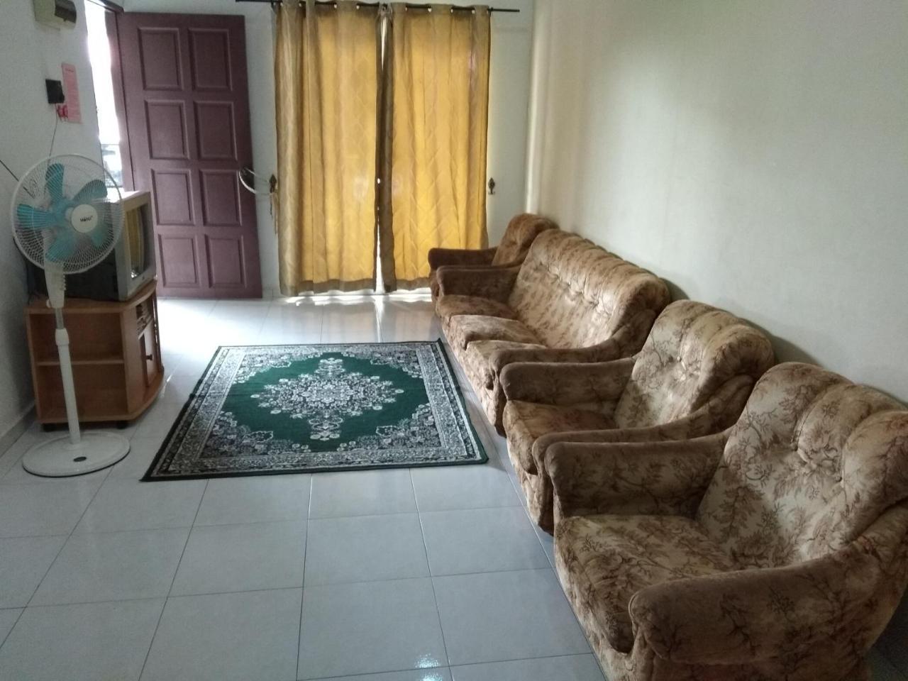 Homestay Amsyarah Seri Iskandar Exterior foto